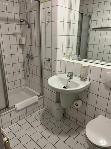 Bathroom 5, Astral Inn Hotel Leipzig, Leipzig