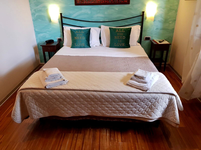 Bedroom 3, Aurelia Garden Gold Bed & Breakfast, Rome