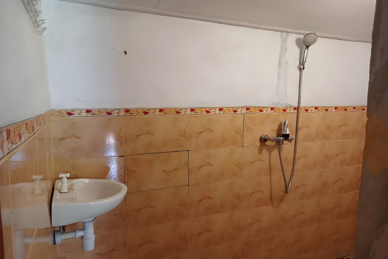 Bathroom 7