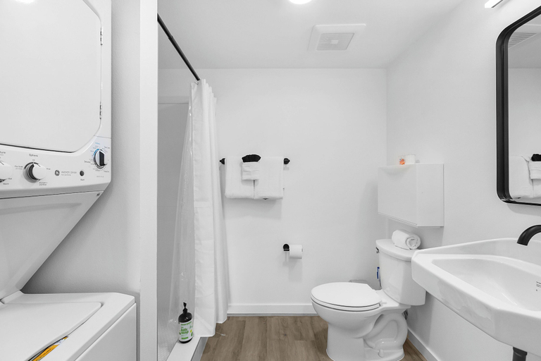 Bathroom 5, The Equinox, Seattle