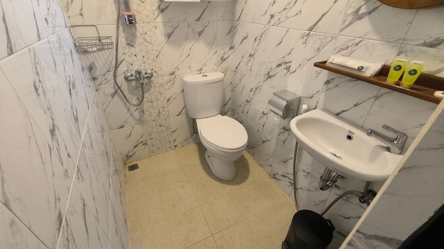 Bathroom 17