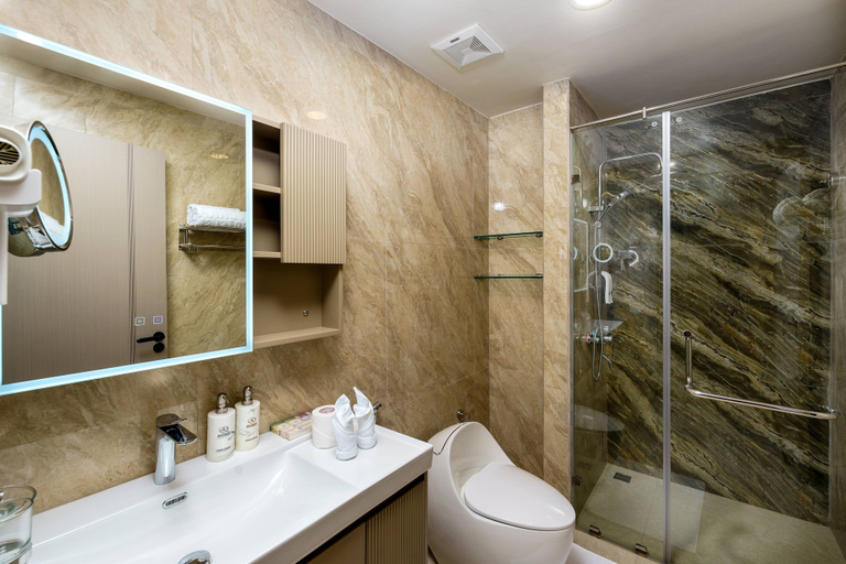 Bathroom 4, Avenra Garden, Katana