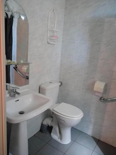 Bathroom 4, Relais de Frejeroques, Aveyron