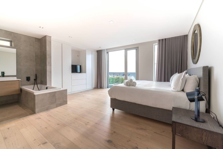 Bedroom 3, Deluxe Luxury 2 Bedroom Apartment, Seapoint, City of Cape Town