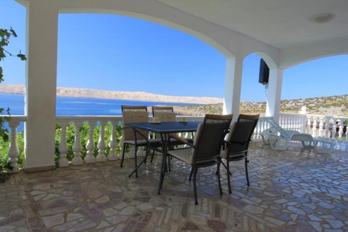Others 5, Beachfront apartments Rukavina, Karlobag
