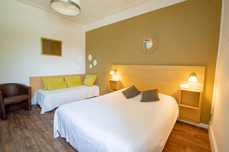 Bedroom 2, Hostellerie du Parc, Pyrénées-Atlantiques