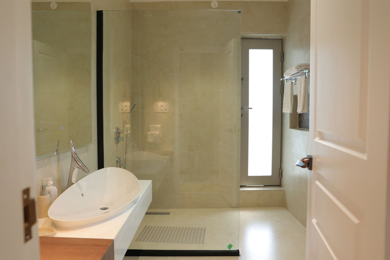 Bathroom, Sukoon A Family Villa, Dehradun