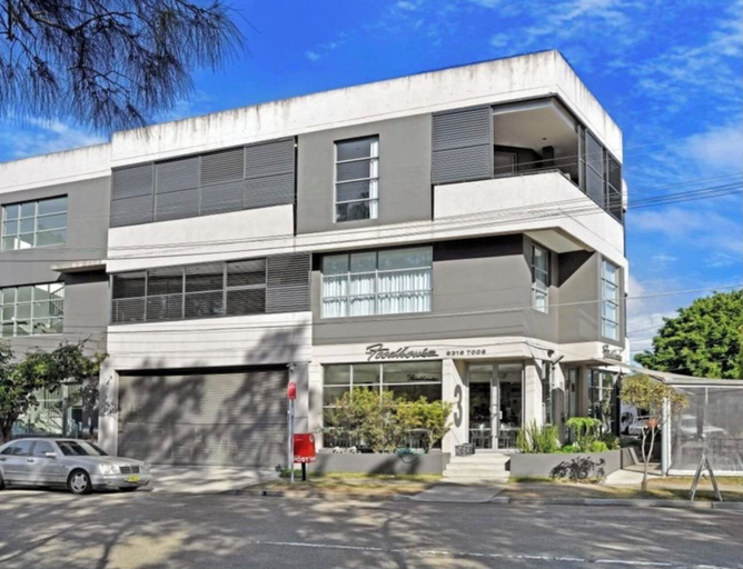 Exterior & Views, Kozyguru | Botany | 3 Bedroom Designer Holiday Apt, Sydney