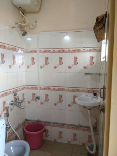 Bathroom 2, Hill Inn Rooms an  HomeStay, The Nilgiris