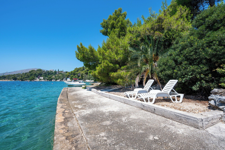 Others 4, Beachfront apartments Nincevic, Trogir