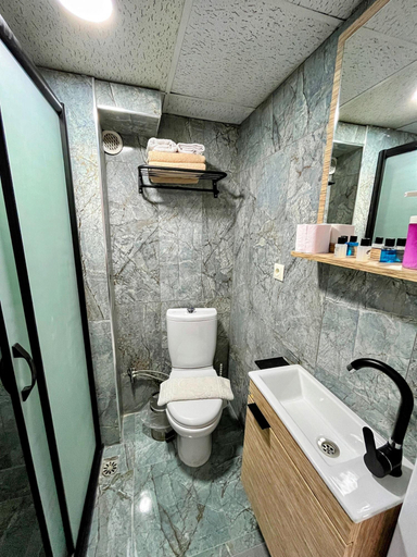 Bathroom 4, Pembe Hotel, Fatih