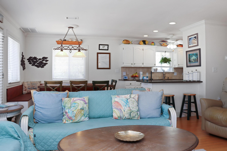 Others 3, Palmetto Breeze, Gulf