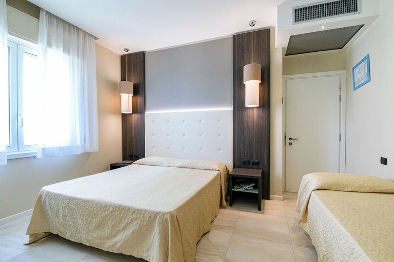 Bedroom 3, Hotel Esplanade, Forli' - Cesena