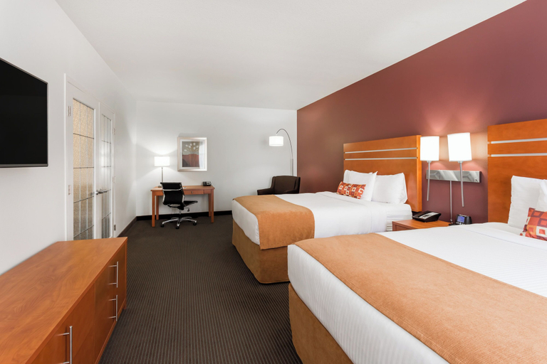 Bedroom 3, Wingate By Wyndham Calgary South, Division No. 6