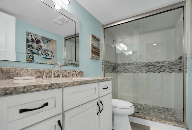 Room 3, Oceanfront Pool Beach Gear Tennis Smart TVs, Saint Johns