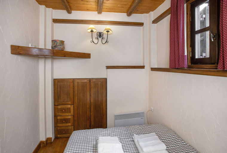 Others 4, Arachova Nest in the Village by GHH, Central Greece