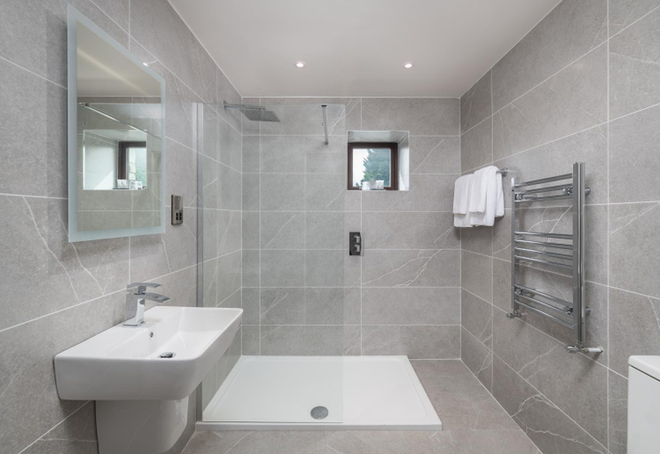 Bathroom 3, The Heights Hotel Killarney