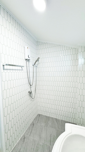Bathroom 4, Imsook Resort, Pran Buri