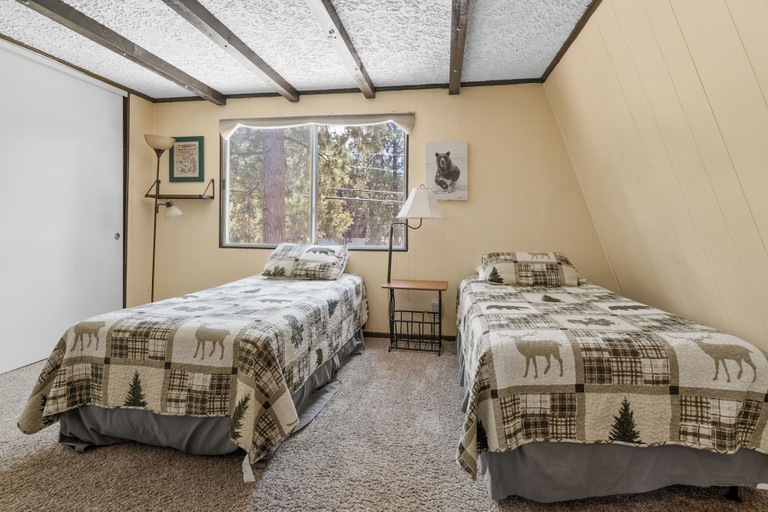Bedroom 3, Cabin in the Pines, San Bernardino