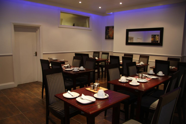 Food & Drinks 5, Kingsway Park Hotel, London