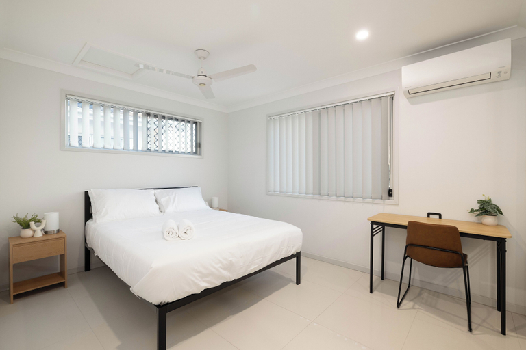 Bedroom, Smart Suites Self Check-in Apartments - 14A Freney, Rocklea