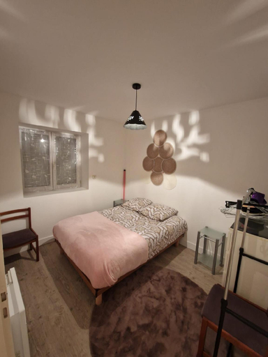 Bedroom 2, la vie est belle., Isère