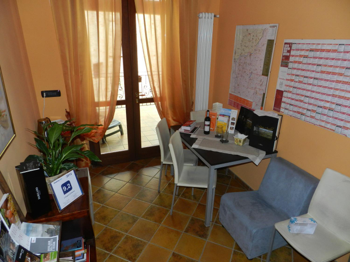 Public Area 2, L Angolo Di Rosina, Cuneo