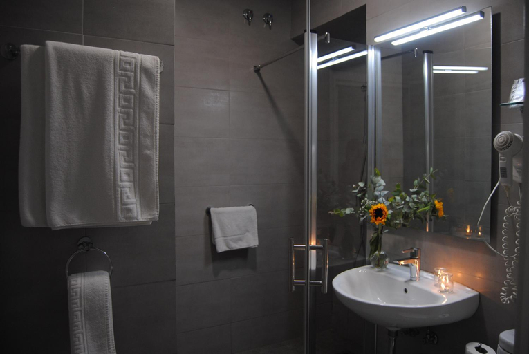 Bathroom 5, Los Olivos, Cádiz