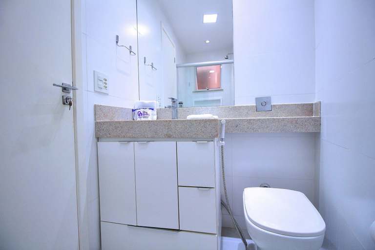 Bathroom, Studio moderno na Praia de Copa C062, Rio de Janeiro