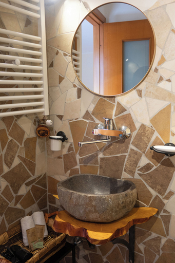 Bathroom 5, O'Stiavucco B&B, Salerno