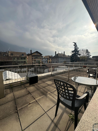 Others 5, Hôtel du Quai, Aigle