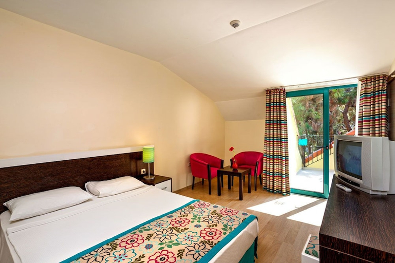 Bedroom 3, Dosi Hotel - All Inclusive, Manavgat