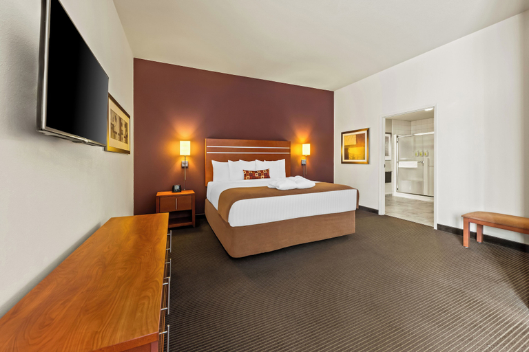 Bedroom 3, Wingate By Wyndham Calgary South, Division No. 6