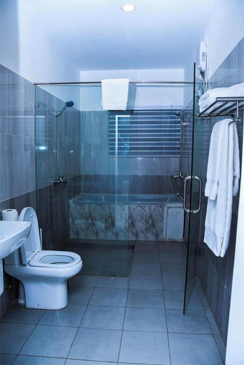 Bathroom, RB Park Hill Hotel, Dangbe East