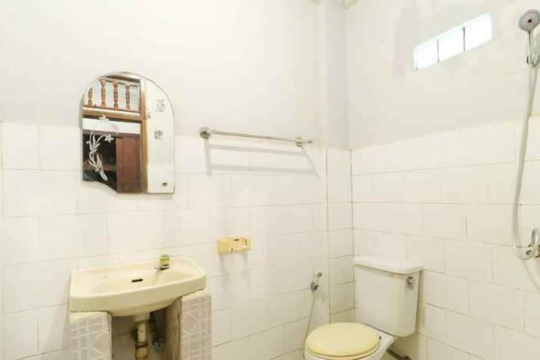 Bathroom 19