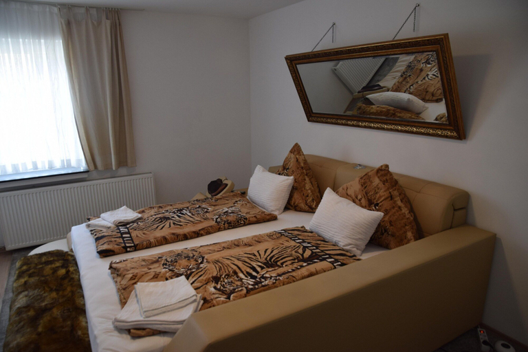 Room 3, City Apartment With Waterbed, Essen