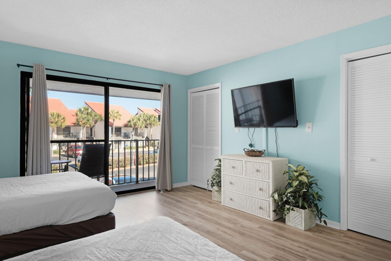 Bedroom 3, Edgewater Golf Villa 2110, Bay