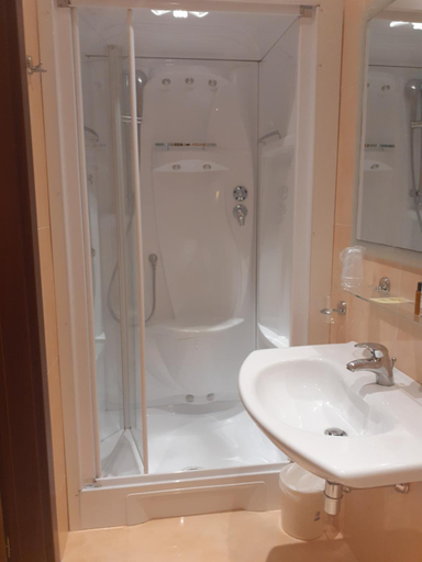 Bathroom 4, Puccini Hotel, Pistoia