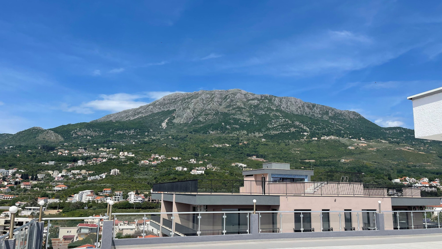 Exterior & Views 2, Elma Hotel