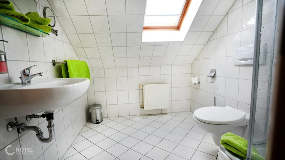 Bathroom 4, Cityhotel Magdeburg, Magdeburg