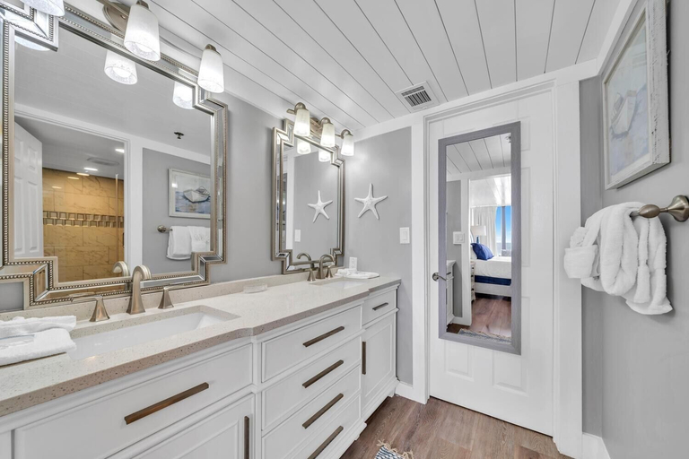Bathroom 4, Edgewater Tower 3-412, Bay
