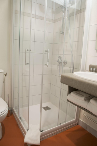 Bathroom 5, Logis Hotel Restaurant Chaptal, Amboise, Indre-et-Loire