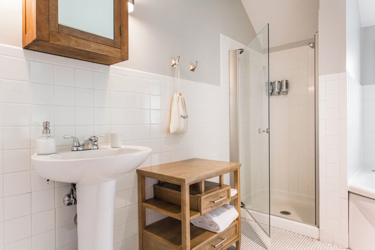 Bathroom 7