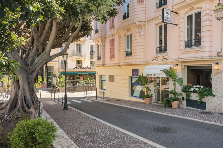 Others 4, Hotel Select, Alpes-Maritimes