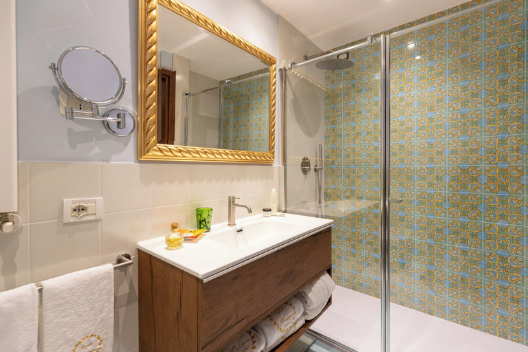 Bathroom 5, Villa Madrina Lovely and Dynamic Hotel, Verona