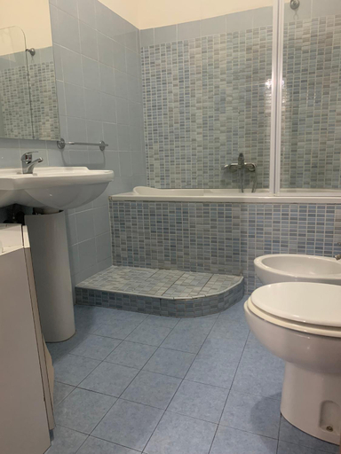 Bathroom 4, Hi Termini, Rome