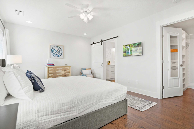 Room 3, Plunge Pool Pack N Play BBQ Walk Downtown, Saint Johns