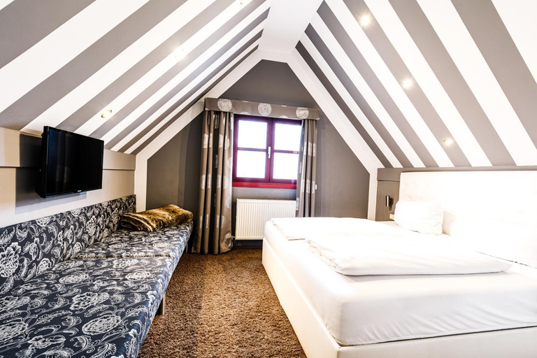 Bedroom 3, Arthotel Restaurant Pfeffermuhle, Ingolstadt