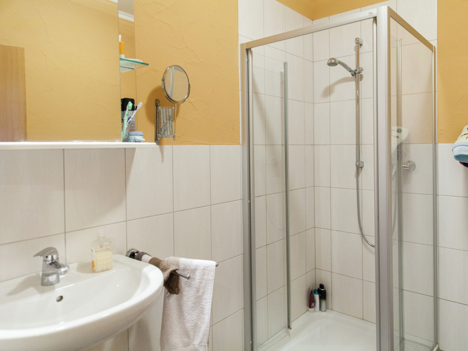 Bathroom 3, Lovely Apartment in Morz With Garden & Balcony, Rhein-Hunsrück-Kreis