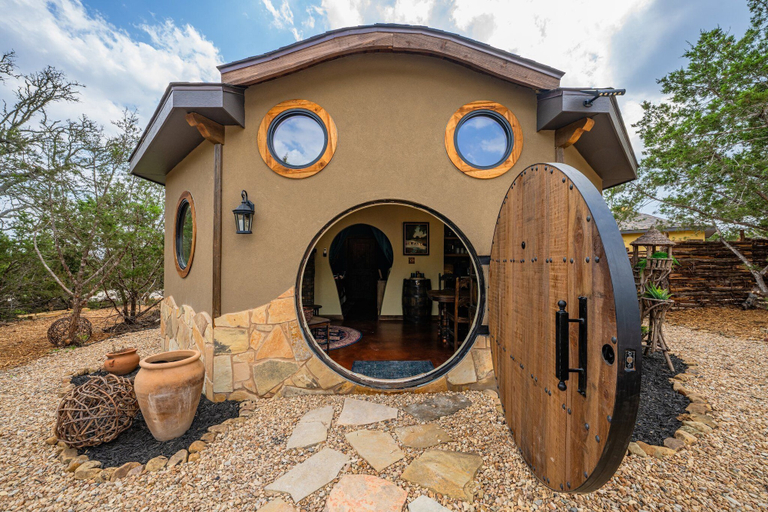 Exterior & Views 2, Traveler, Gillespie